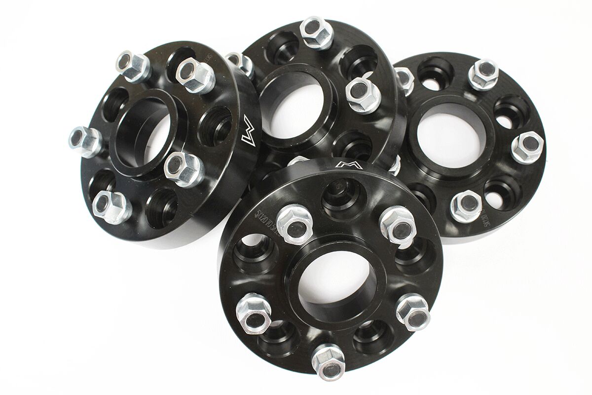 TF302B - 30mm black alloy wheel spacer set for Discovery 2 image 0