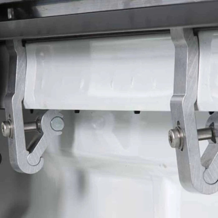 Mountain Top Tonneau Cover Roller Shutter (Silver) Isuzu D-Max Mk4-5 (2012 - 2020) Extra Cab image 3