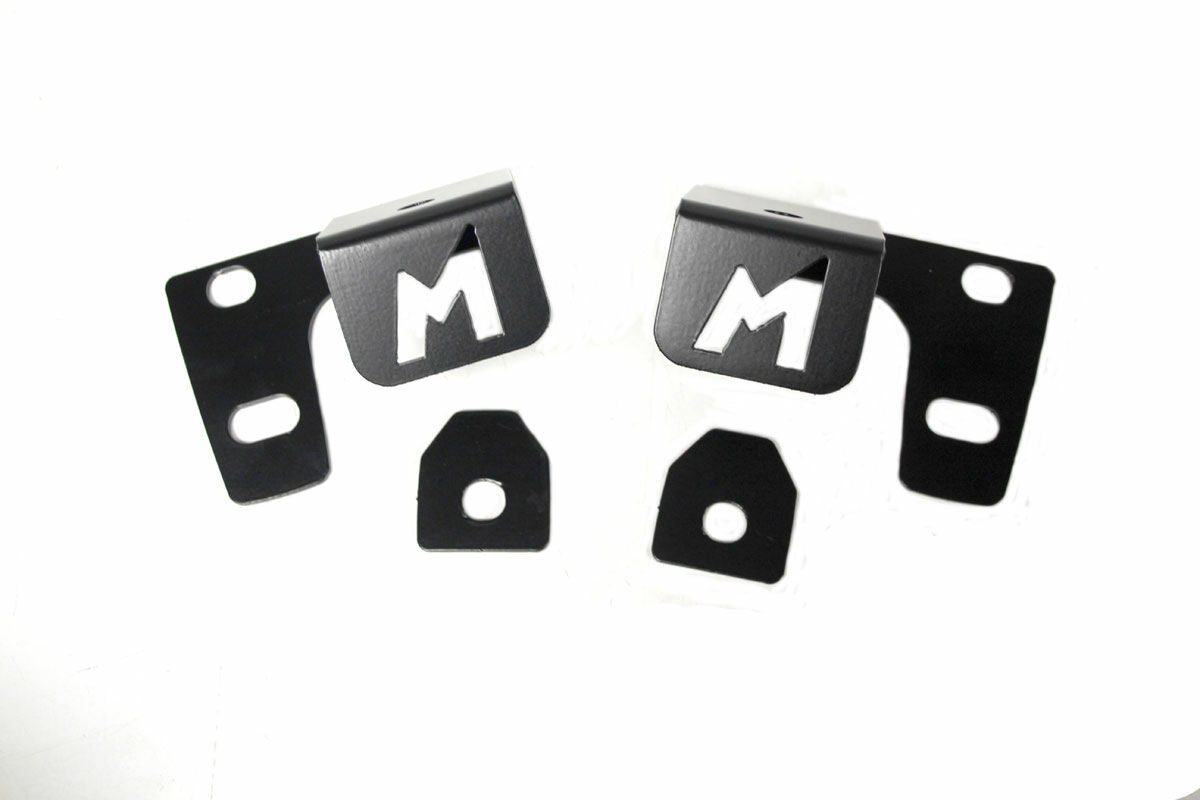 TF7220 - Pair of bulkhead light mounting brackets for Defenders image 1