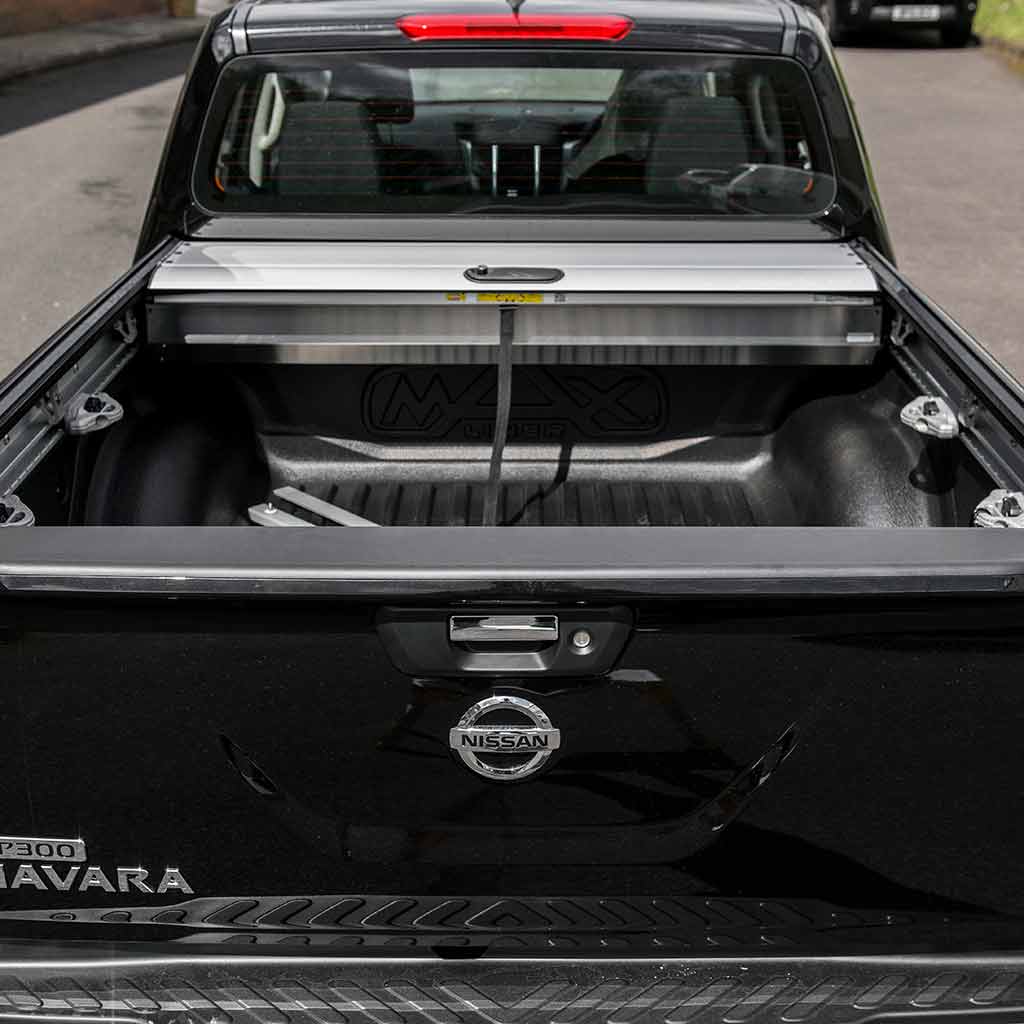 Mountain Top Tonneau Cover Roller Shutter (Silver) Nissan Navara NP300 (2016 Onwards) Double Cab image 3