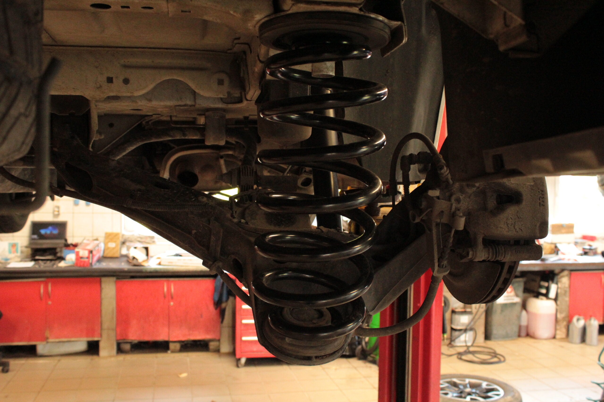 Pedders Heavy Duty Rear Suspension Kit. Citroen Jumpy KO image 2