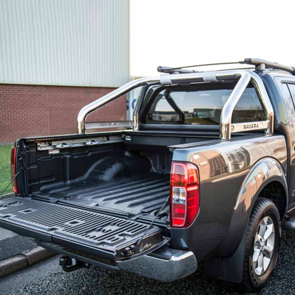 Jack Rabbit Roll Bar SINGLE 76mm SS with Plate for Nissan D40 image 1