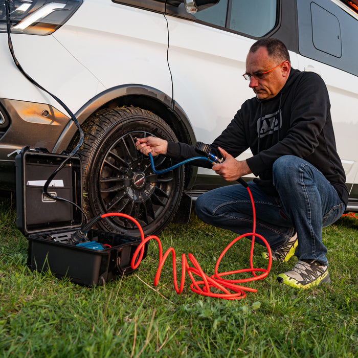 ARB Portable Twin High Performance Air Compressor 24V image 2