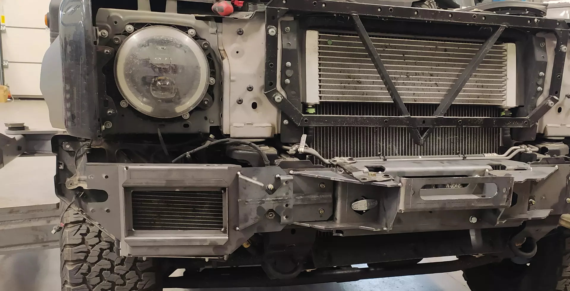 Maer Ineos Grenadier HIDDEN WINCH PLATE image 5